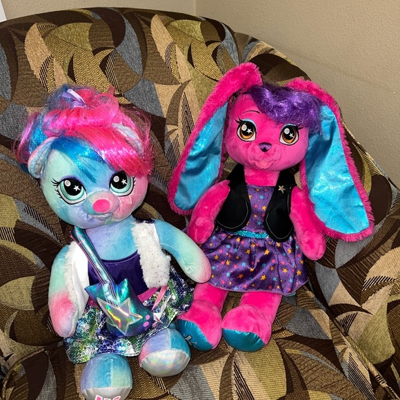 Build-A-Bear Workshop Honey Girl Plush Duo- Set of 2 - Picture 2 of 6